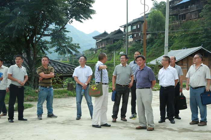李在文董事长率队赴雷山县大塘镇调研精准扶贫工作