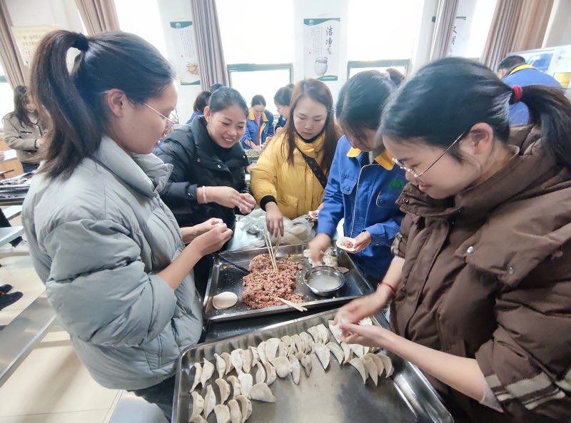 包饺子比赛.jpg