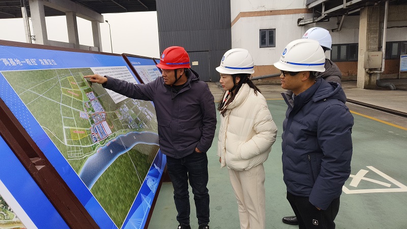 1769595421469256.jpg 业务员到湖北荆州煤港码头开展业务尽调.jpg