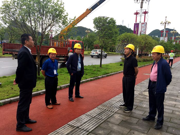 赵董事长工地检查现场1_副本.jpg