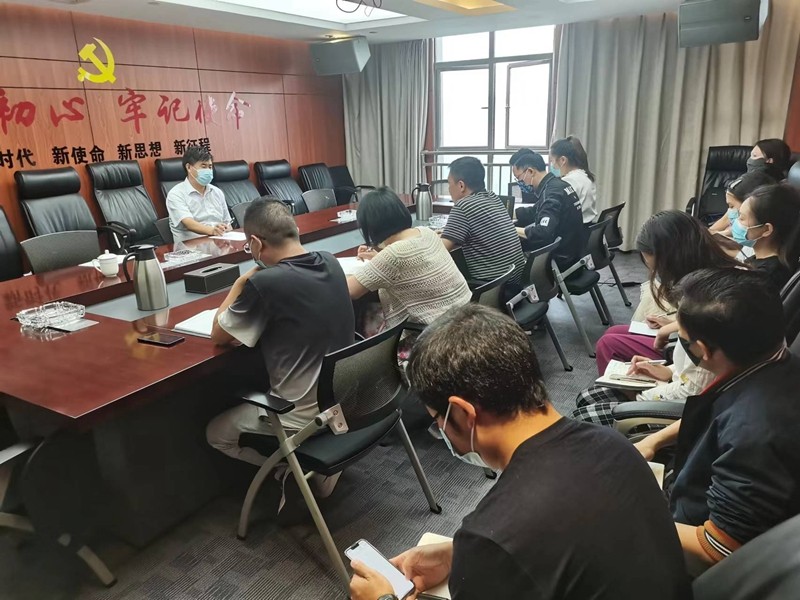 观山湖区解除静态管理后，集团领导到已复工的权属公司调研.jpg